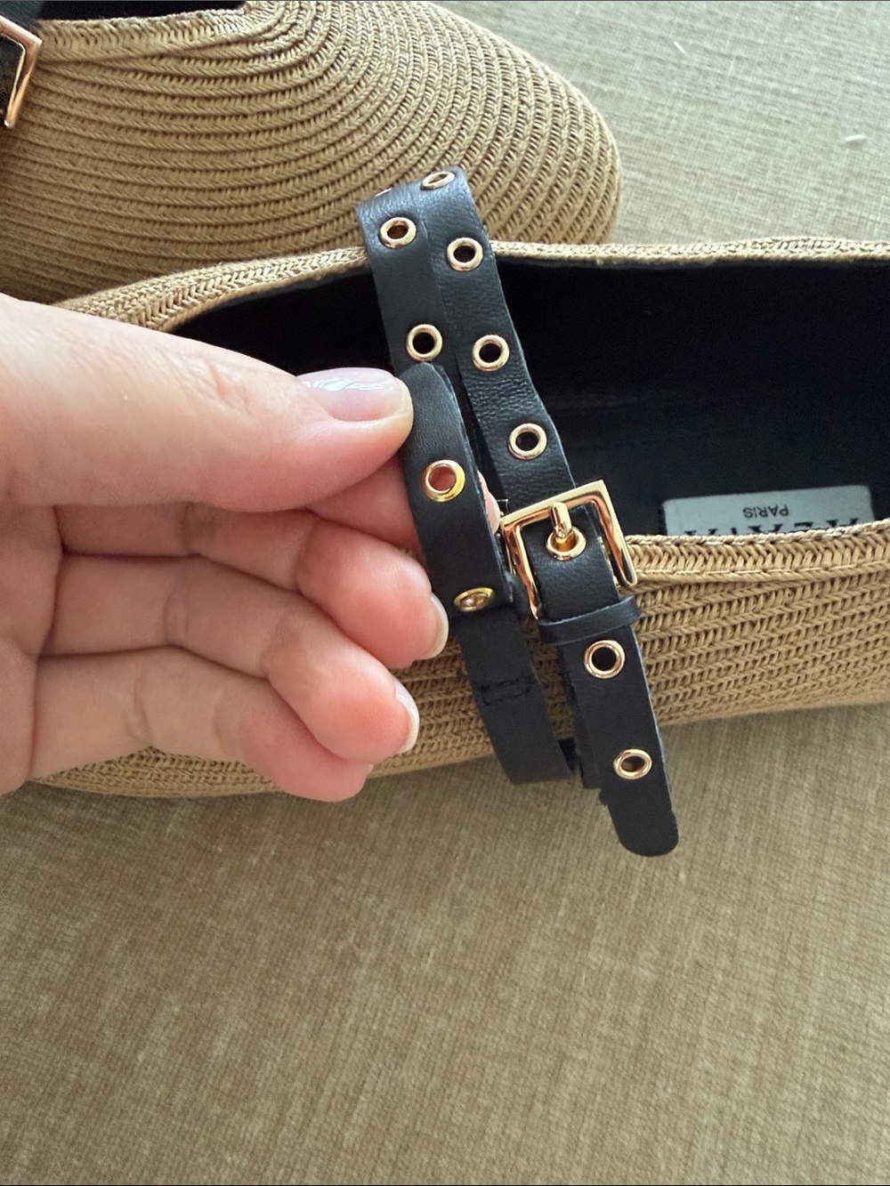 Alaia flats women shoes size 38 but run smaller. Authentic - Picture 7 of 12